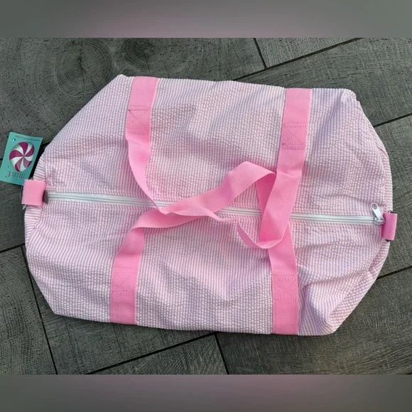 NWT Weekender duffel in pink seersucker